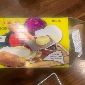 FEEMSTERS famous VEGETABLE SLICER